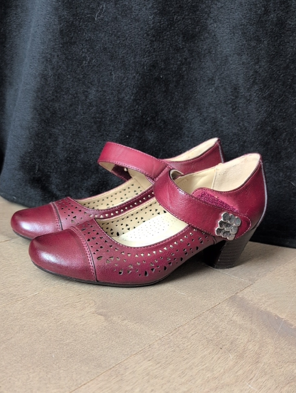 Women's Burgundy Mary Jane Low Heel Pumps